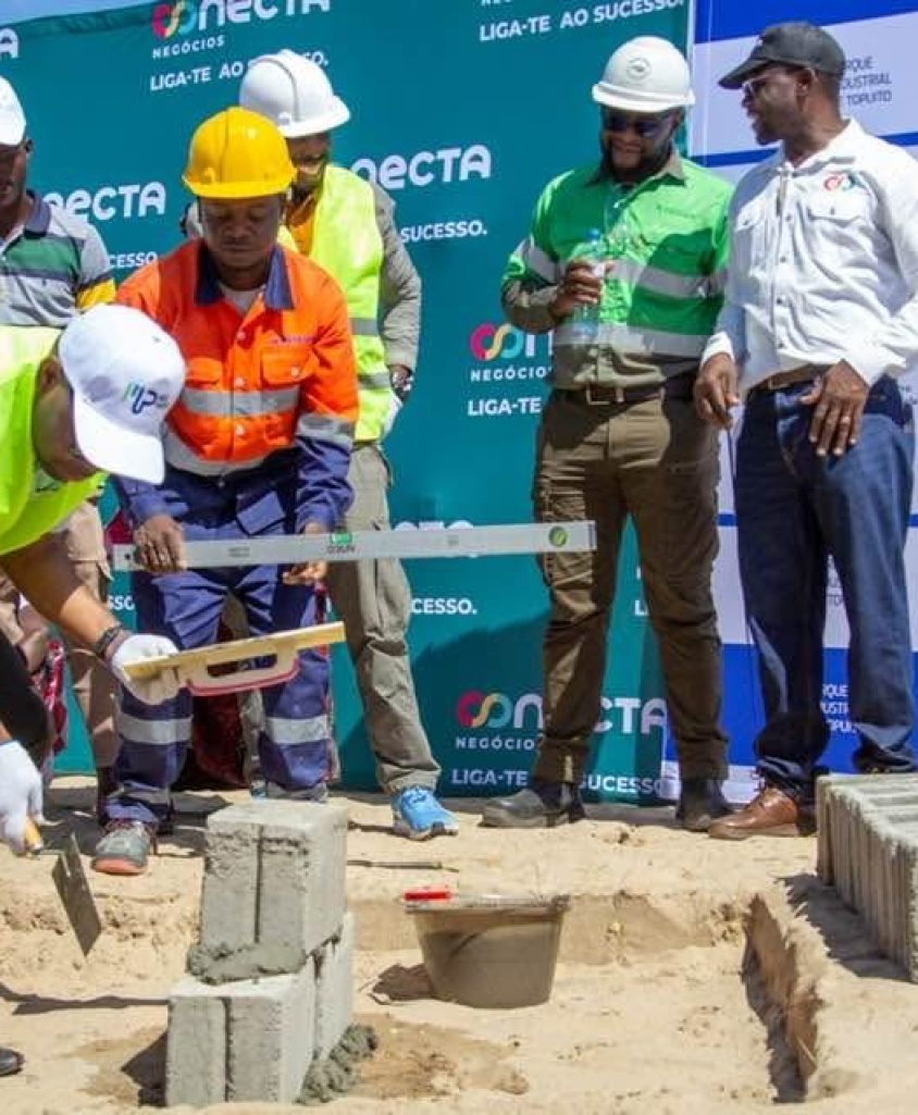 LANÇADA PRIMEIRA PEDRA PARA CONSTRUÇÃO DA VILA DAS MPMES E CENTRO DE FORMAÇÃO PROFISSIONAL EM TOPUITO