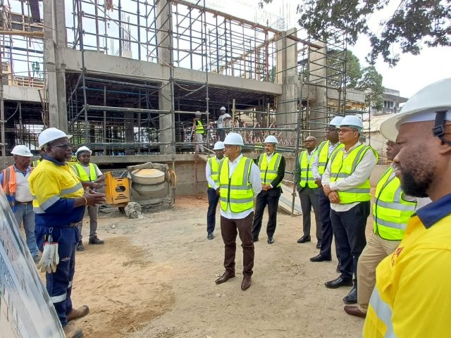SALIM VALÁ AVALIA POSITIVAMENTE QUALIDADE DAS OBRAS DO NOVO EDIFÍCIO DA ADIN EM NAMPULA