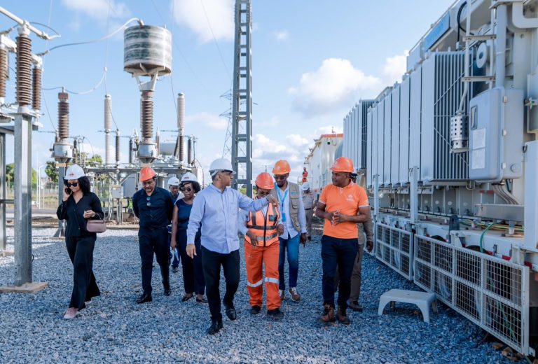 Leia mais sobre o artigo MINISTRO DA PLANIFICAÇÃO E DESENVOLVIMENTO INTEIRA-SE SOBRE SISTEMA DE REFORÇO DO FORNECIMENTO DE ENERGIA EM CABO DELGADO