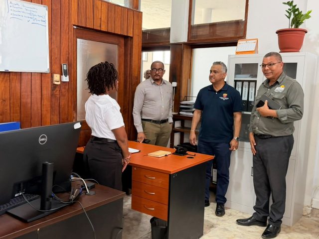 MINISTRO SALIM VALÁ VISITA SEDE DA ADIN EM PEMBA PARA ACOMPANHAR PROJECTOS DE DESENVOLVIMENTO