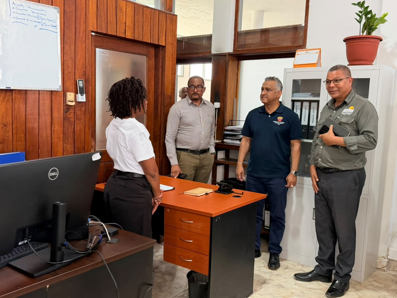 No momento, você está visualizando MINISTRO SALIM VALÁ VISITA SEDE DA ADIN EM PEMBA PARA ACOMPANHAR PROJECTOS DE DESENVOLVIMENTO